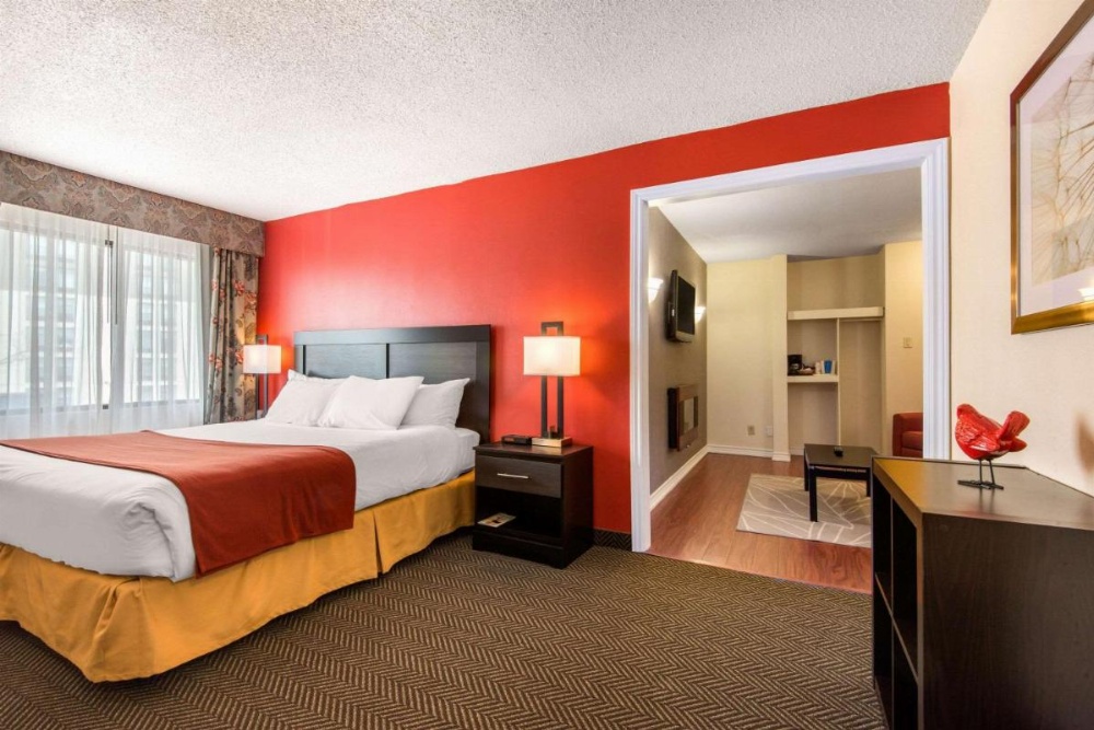 Quality Inn & Suites Mississauga Image 10