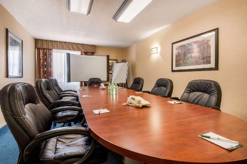 Quality Inn & Suites Mississauga image 5