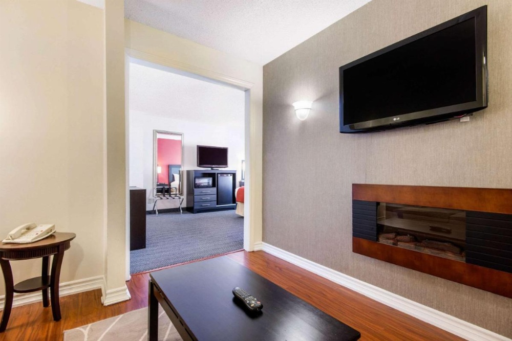 Queen Suite with Sofa Bed - Non Smoking
