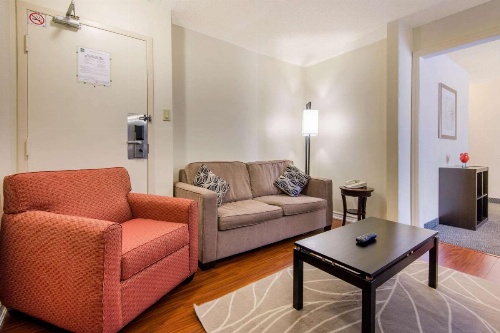Quality Inn & Suites Mississauga image 8